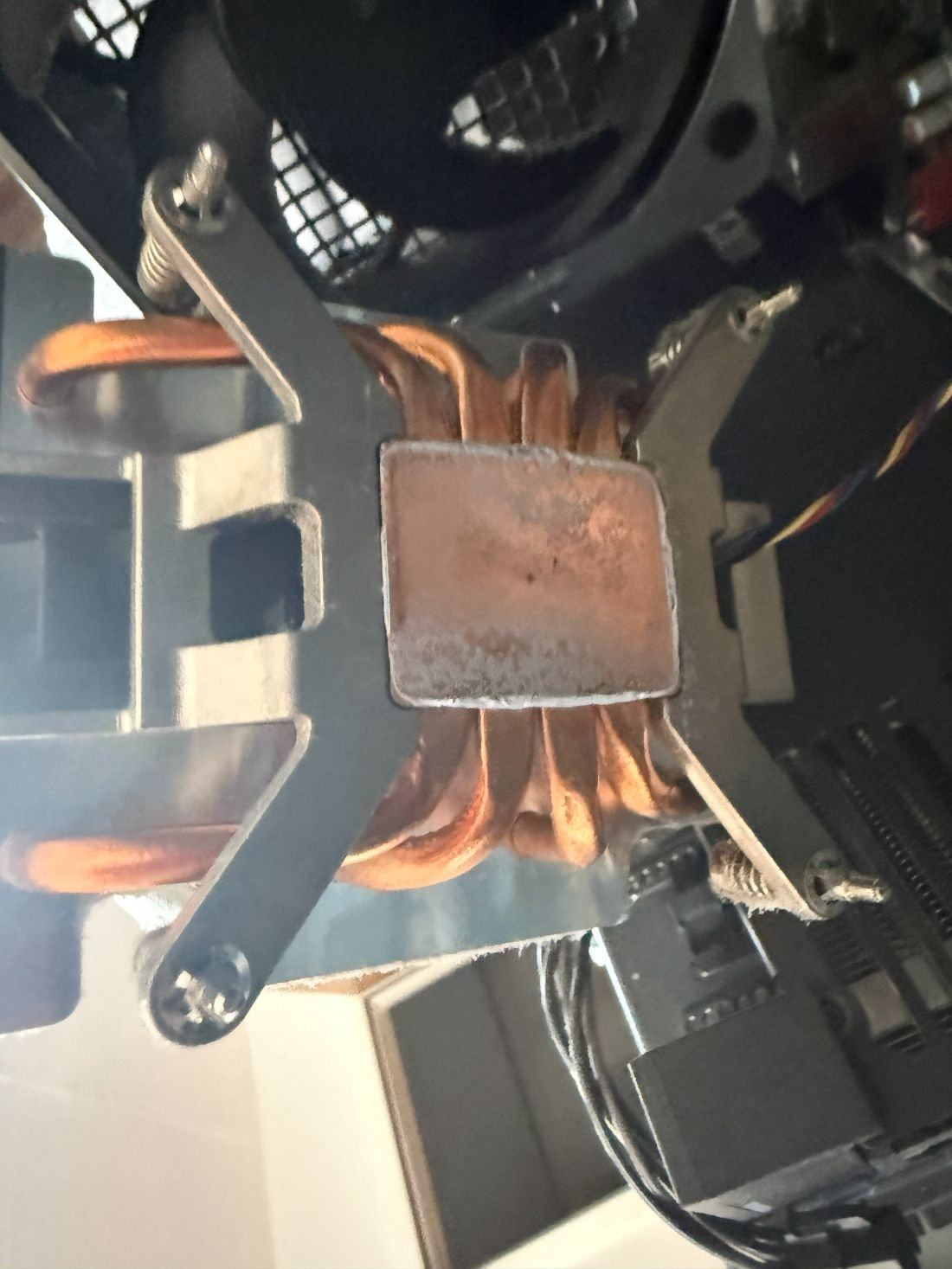 Pâte thermique sèche sur le processeur